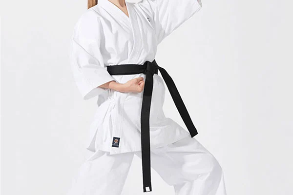 Bei der Karate-Ausrüstung stehen Präzision und kontrollierter Kontakt im Vordergrund