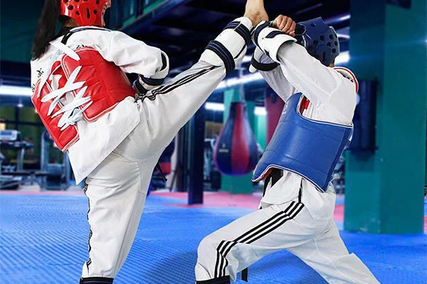 Fortschritte bei der Taekwondo-Ausrüstung für Geschwindigkeit und elektronische Wertung