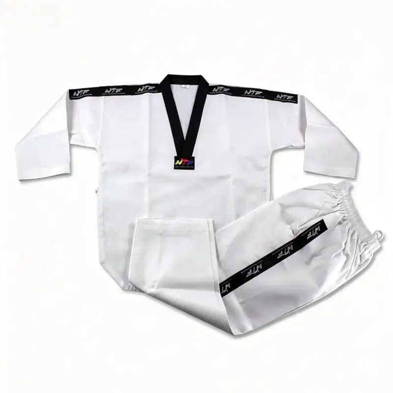 Taekwondo-Uniform mit Streifen